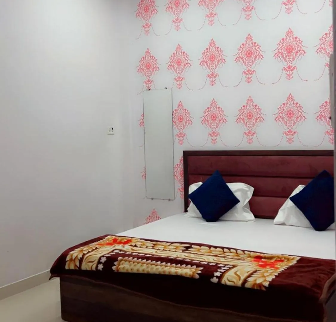 Shree Radhe Shyam Homestay - Walkable Distance To Sri Kashi Vishwanath Temple And Ganga Aarti Варанаси Индия