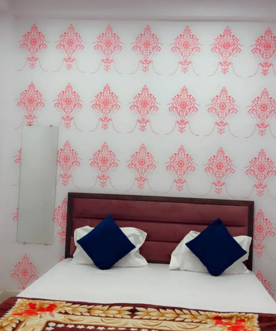 Apartment Shree Radhe Shyam Homestay - Walkable Distance To Sri Kashi Vishwanath Temple And Ganga Aarti Varanasi India