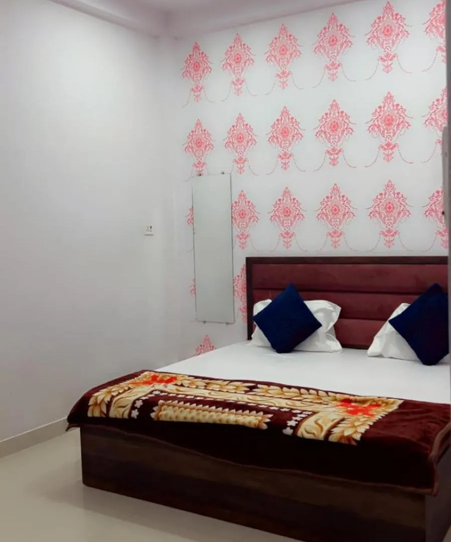 Shree Radhe Shyam Homestay - Walkable Distance To Sri Kashi Vishwanath Temple And Ganga Aarti Varanasi Apartment