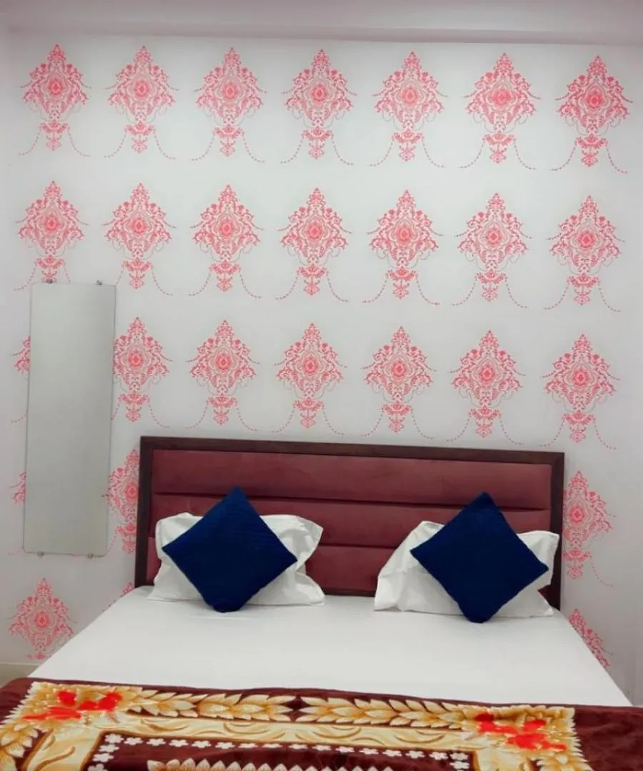 Shree Radhe Shyam Homestay - Walkable Distance To Sri Kashi Vishwanath Temple And Ganga Aarti Varanasi Apartment